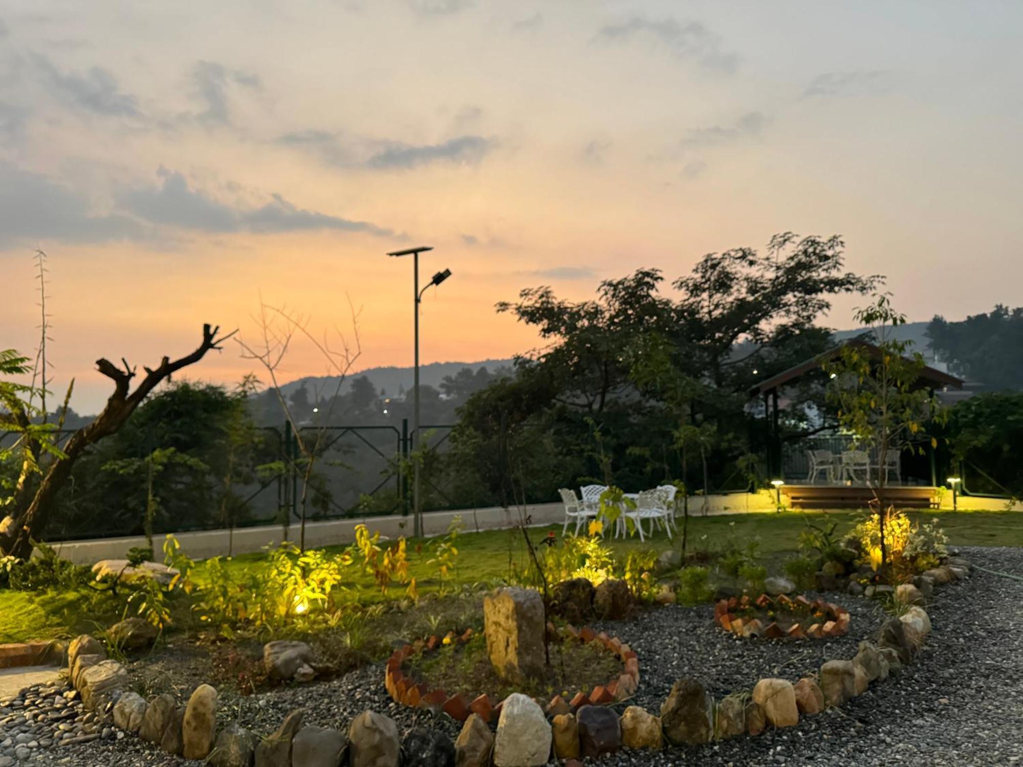 Cliff House, 3Br Lux Farmhouse 2Km To Rajpur Road Dehradun Eksteriør bilde